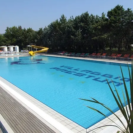 Happy Camp Mobile Homes In Village Paestum 4*