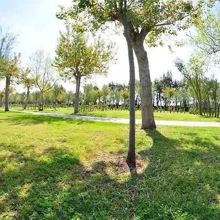 Happy Camp Mobile Homes In Village Paestum 이볼리