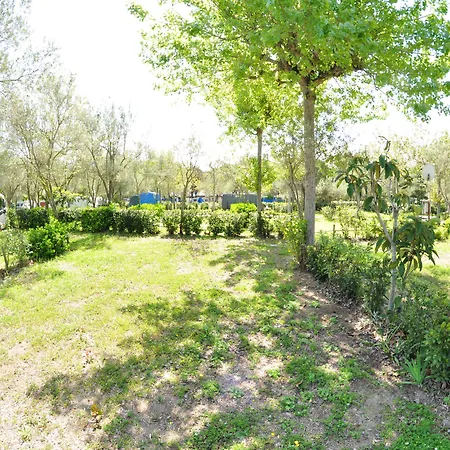 Happy Camp Mobile Homes In Village Paestum 이볼리