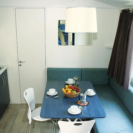 Happy Camp Mobile Homes In Village Paestum 4* Eboli
