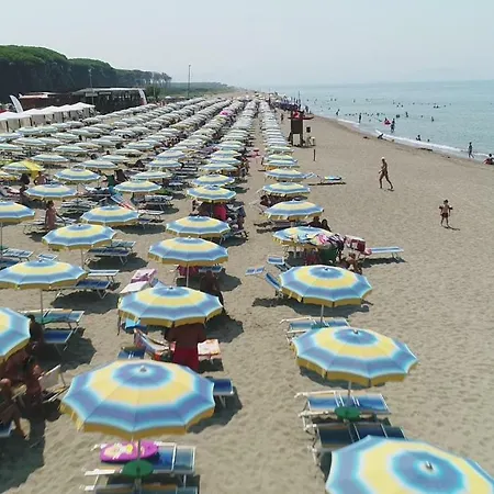 Campsite Happy Camp Mobile Homes In Village Paestum
